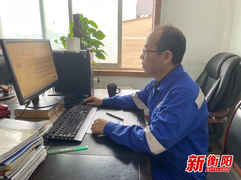 1655689082656782.jpg 李小兵03.jpg